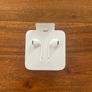 Apple EarPods with lightening connector